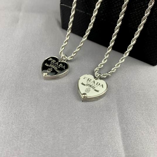 Prada necklace 05lyh21